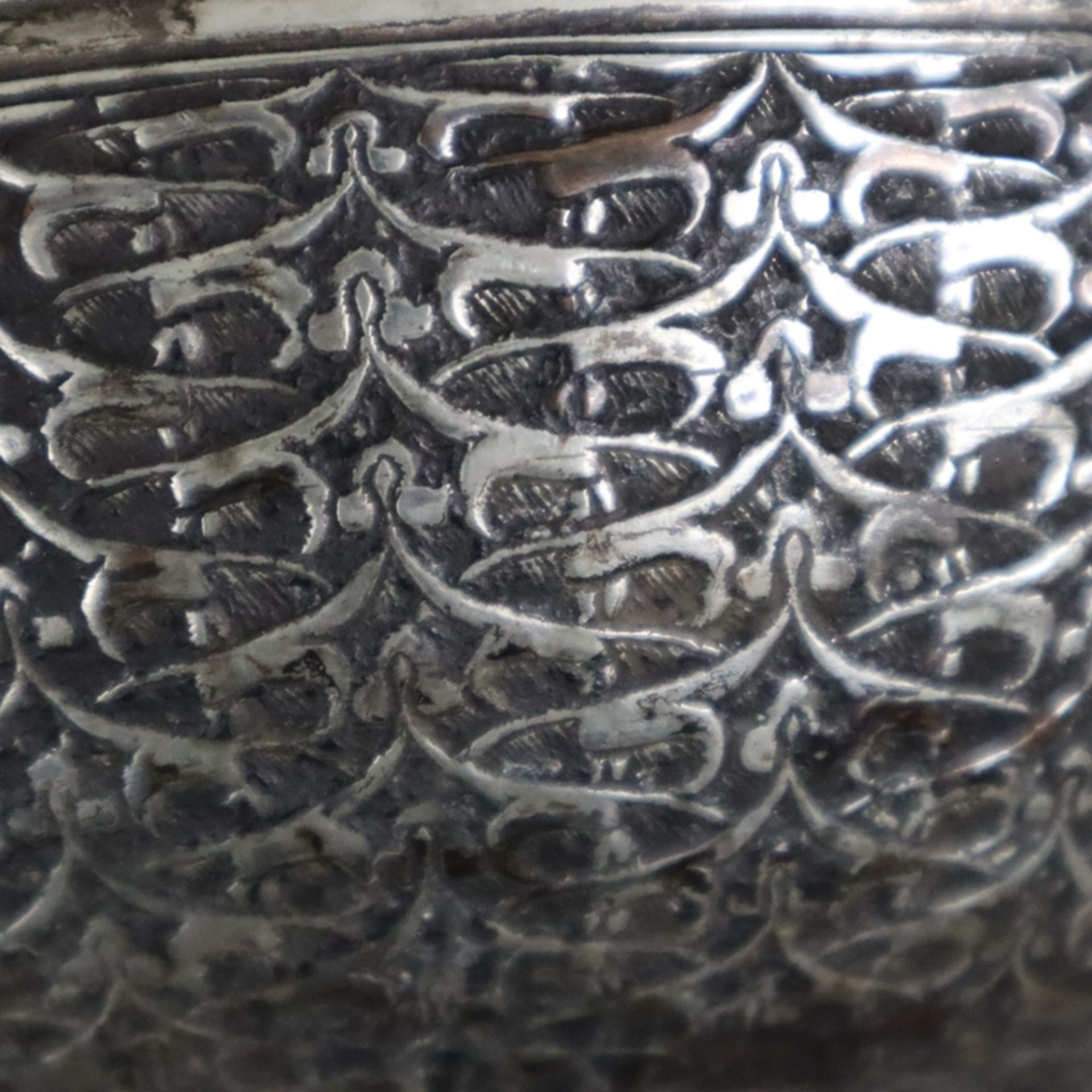Reich verzierte Schale - Persien, späte Safawiden-Zeit, Kupferlegierung, verzinnt, eventuell versil - Bild 7 aus 9