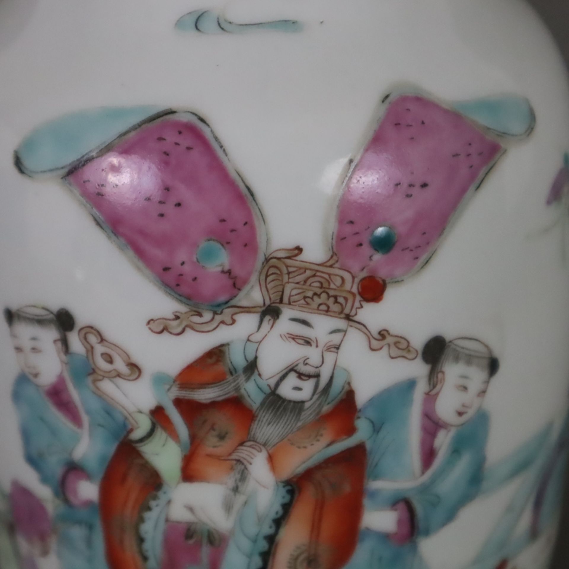 Balustervase - Porzellan, China, späte Qing-Dynastie, auf der leicht gebauchten Balusterwandung meh - Bild 5 aus 11