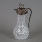 Glaskaraffe mit Metallmontur - um 1900, dickwandiges Kristallglas, Schliffdekor, versilberte Kupfer