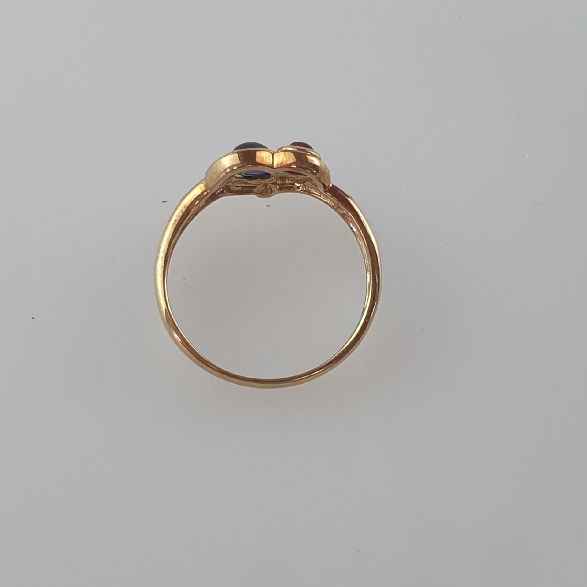 Filigraner Herz-Ring - Goldfassung 585/000, 14 Kt gestempelt, durchbrochener Ringkopf in Herzform m - Bild 5 aus 5