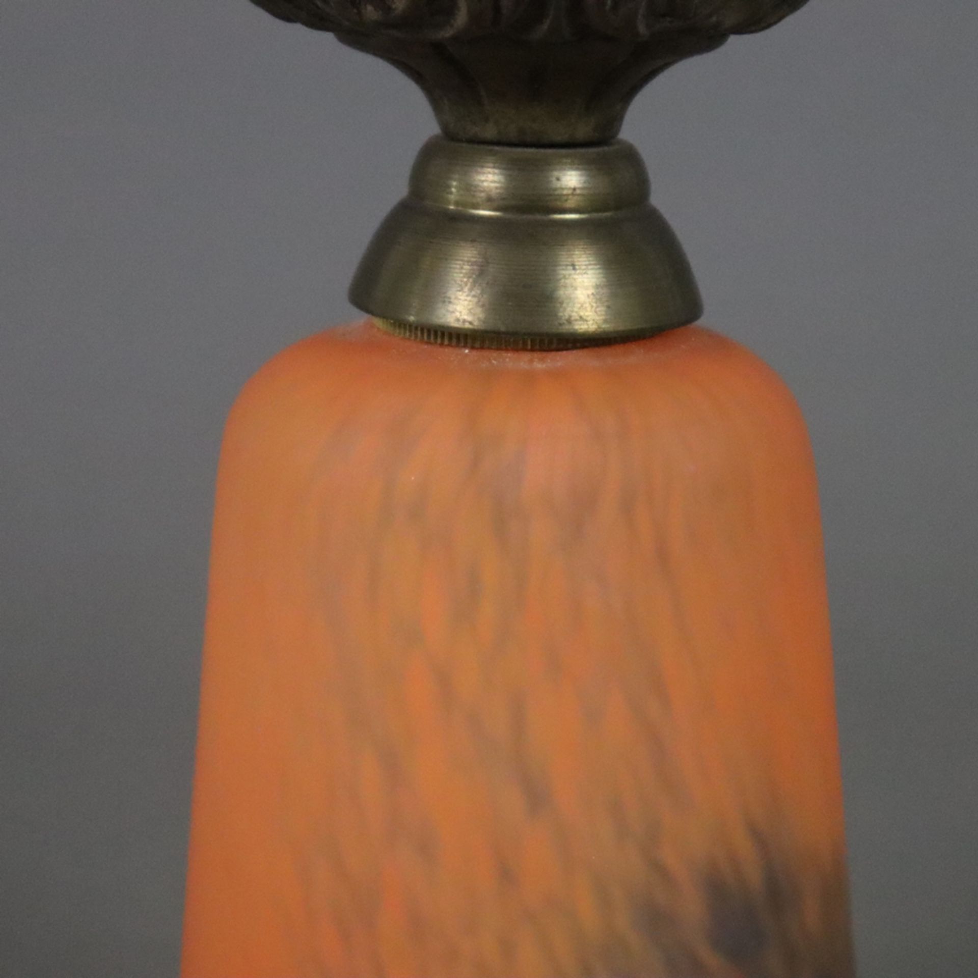 Kleine Deckenlampe - 1-flammig, gemarkt "Vianne", Frankreich, um 1920, Glas mit orangefarbenen und  - Bild 3 aus 7