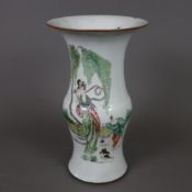 Yan Yan-Vase- China, 20.Jh., polychrome Bemalung mit figürlicher Szene im Freien, in Aufglasur, Bes