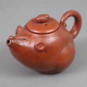Teekännchen - China, Yixing-Keramik, Korpus in Gestalt einer Maus, wobei der Schwanz den Henkel bil