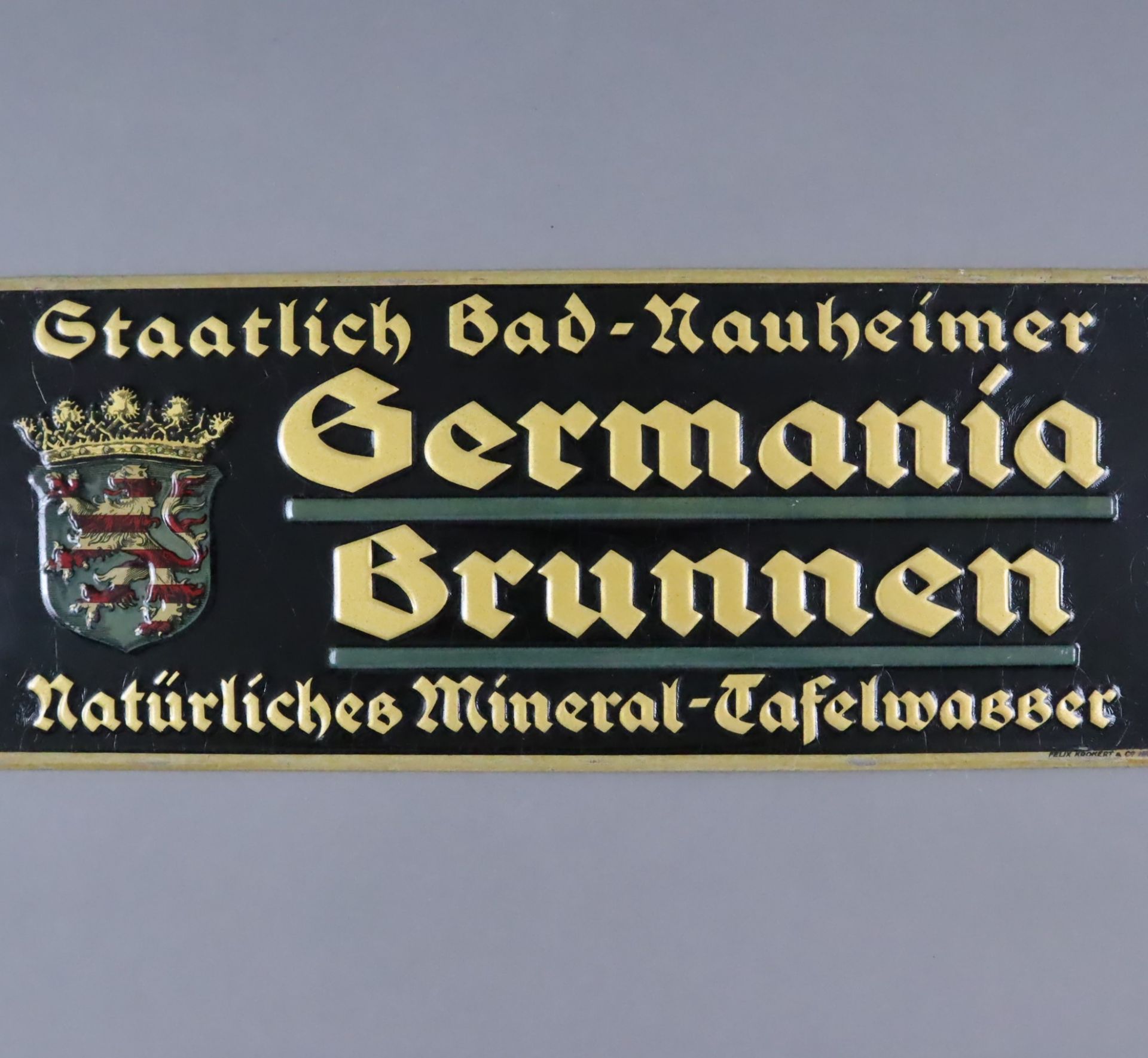 Germania Brunnen-Werbeschild - um 1900, Blech, schwarz, in Gold und Rot gefasst, rechteckiges Schil - Bild 2 aus 5