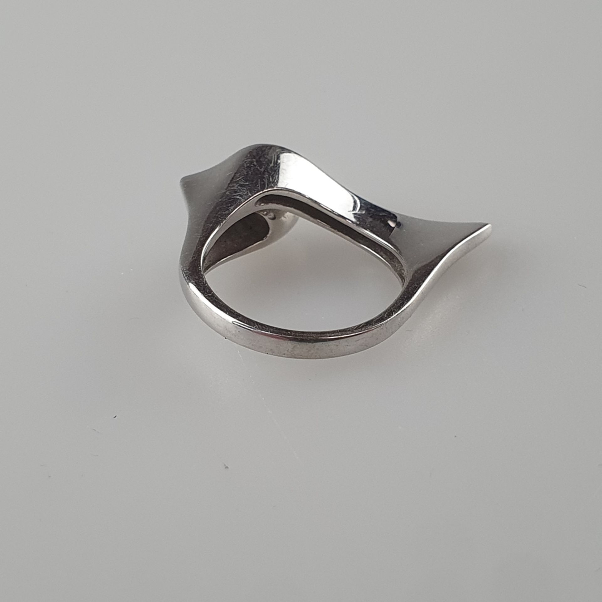 Extravaganter Ring im Art-Déco-Stil - Silber, ausgefasst mit 1 Diamant im Brillantschliff von ca. 0 - Bild 4 aus 7