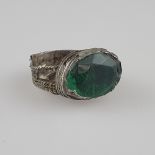 Silberring - mit facettiertem Smaragd besetzt, Ringkopf ca.17 x 12 mm, ca. 5,6g, Ringschiene verzog