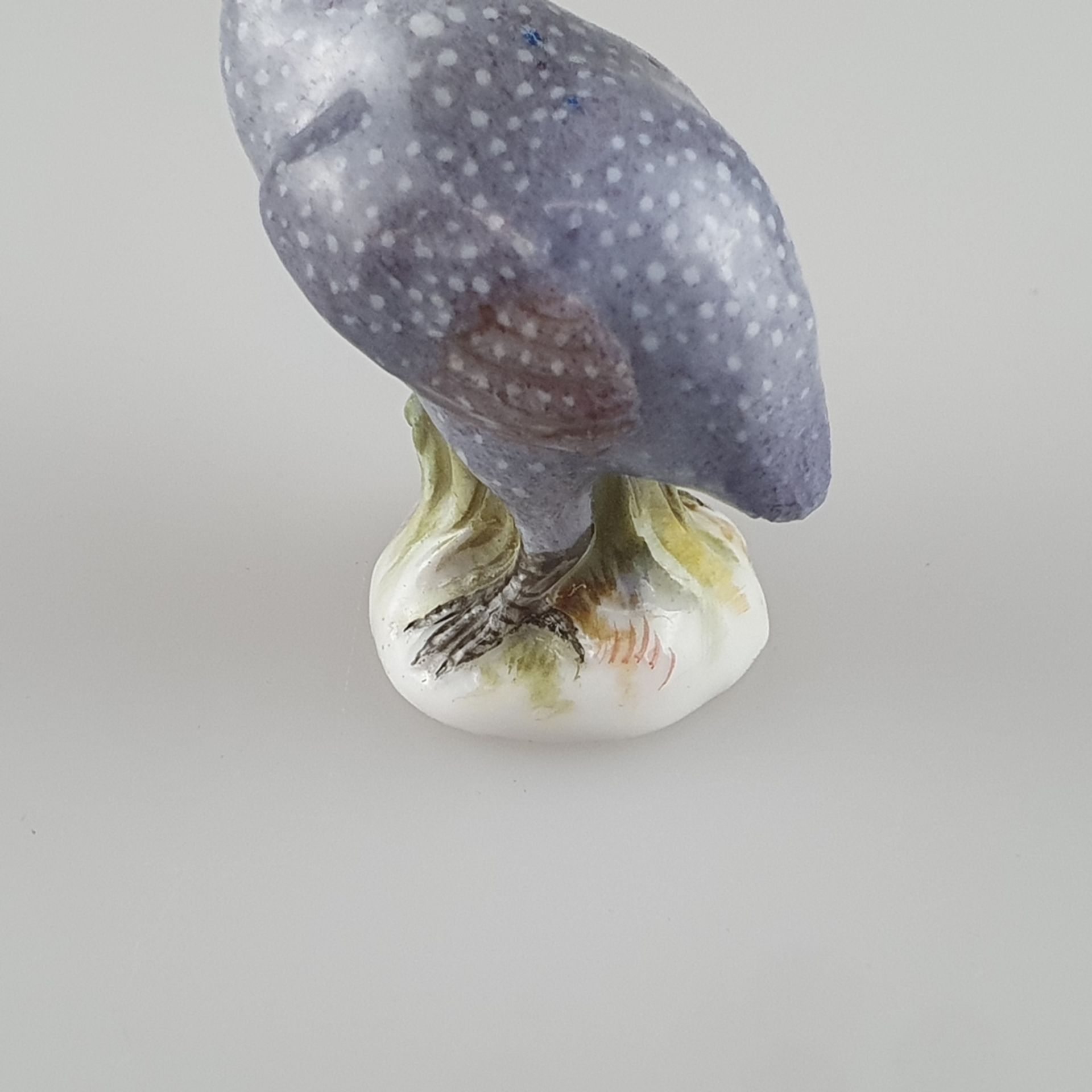 Miniaturfigur Perlhuhn - Meissen, Porzellan, auf rundem Sockel, naturalistisch modelliert und staff - Bild 3 aus 7