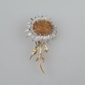 Florale Brosche - Gelb-/Weißgold 585/000 (14 K), gepunzt, als Silberdistelblüte gearbeitet, fein zi