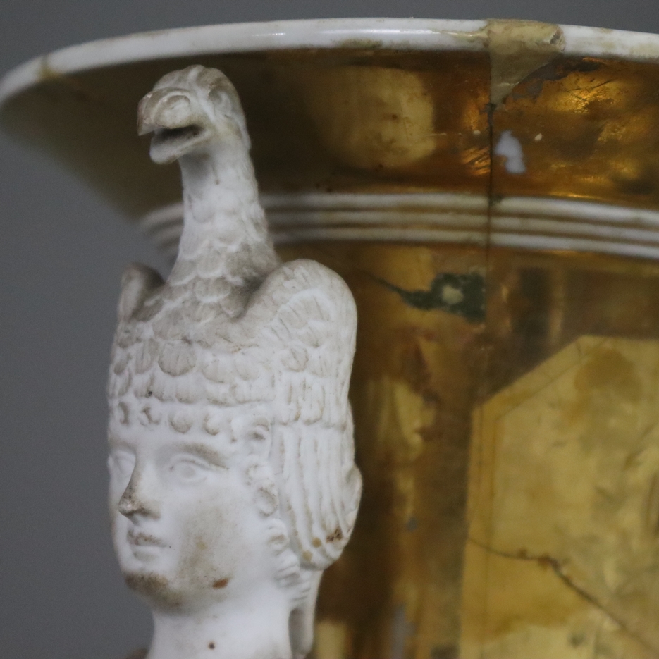 Ein Paar prunkvolle Empire-Vasen mit Jagdszenen - Frankreich, 1. H. 19. Jh., Porzellan, matt- und g - Image 15 of 24