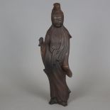 Guanyin-Figur - China, Eisenguss, Rostpatina, stehende Darstellung als androgyner Bodhisattva des M