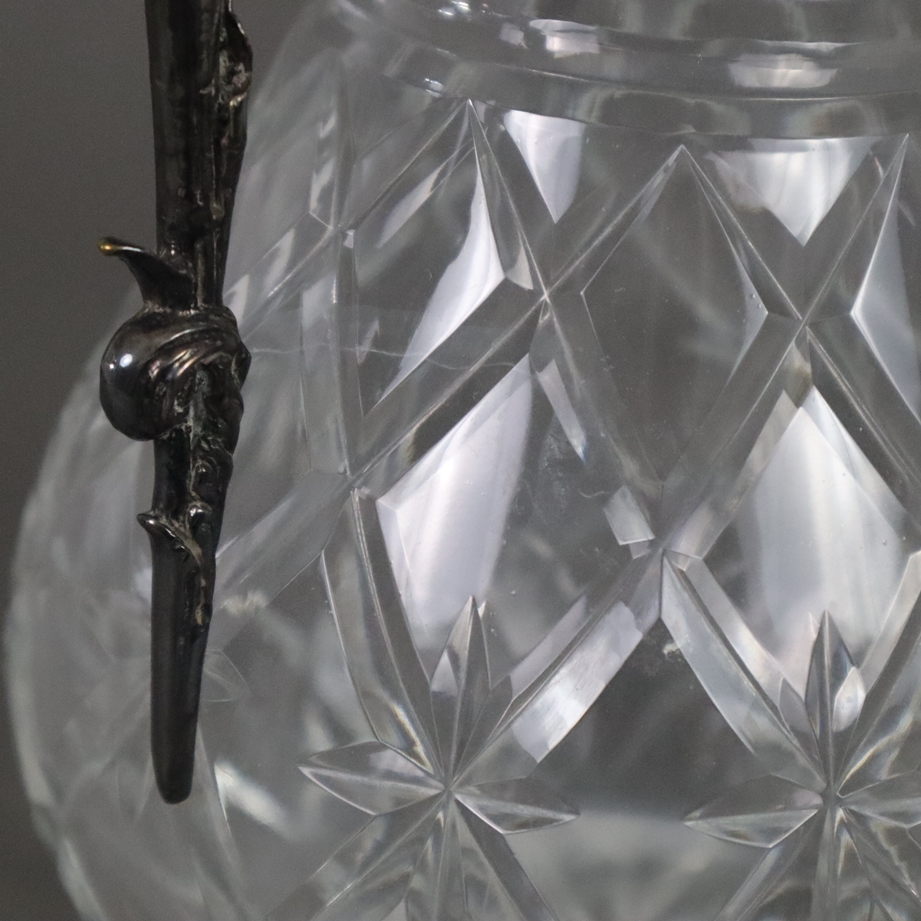 Glaskaraffe mit Metallmontur - um 1900, dickwandiges Kristallglas, Schliffdekor, versilberte Kupfer - Image 6 of 10