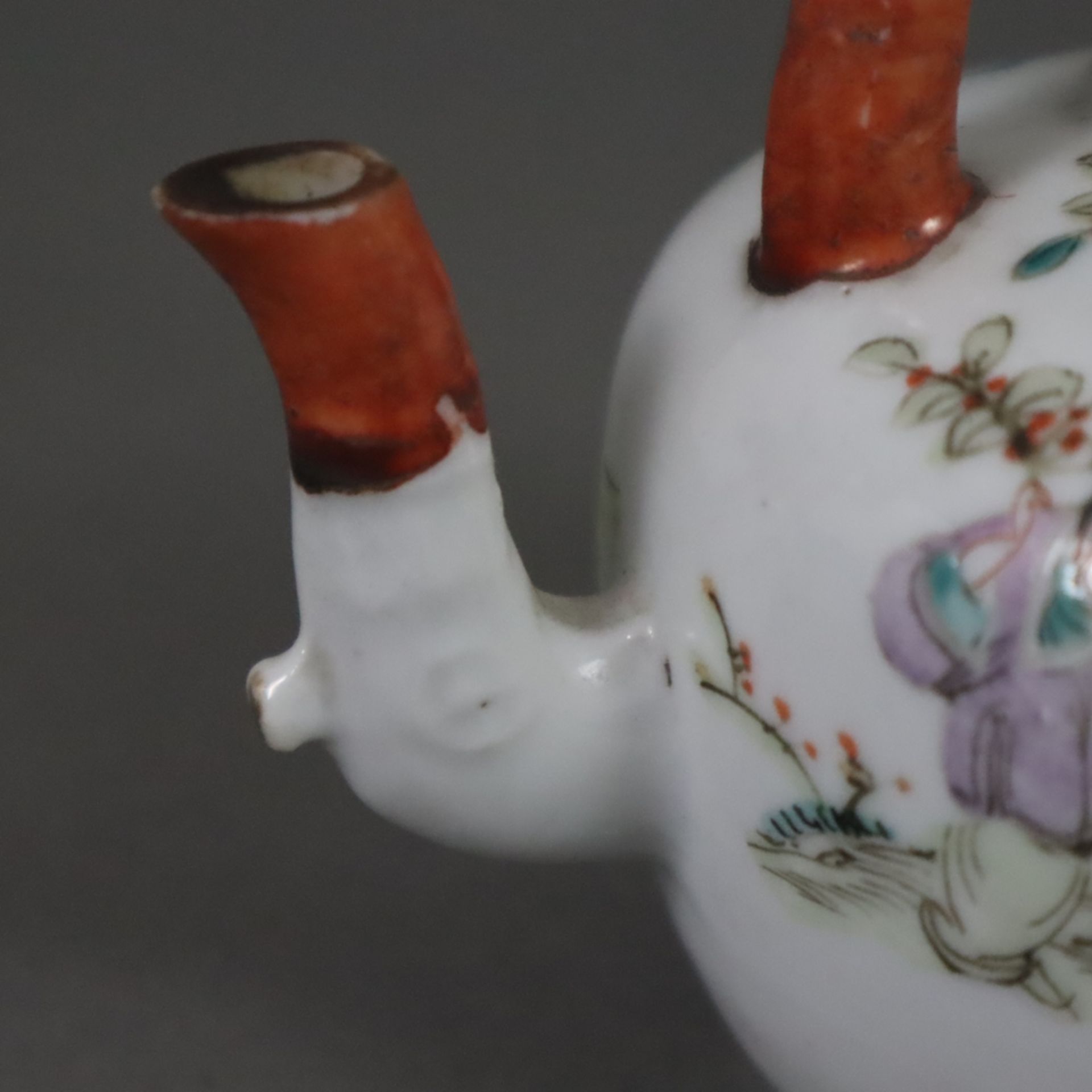Teekännchen - China, Porzellan, gedrückte Kugelwandung mit Zentralhenkel, umlaufender Dekor in den  - Bild 5 aus 11