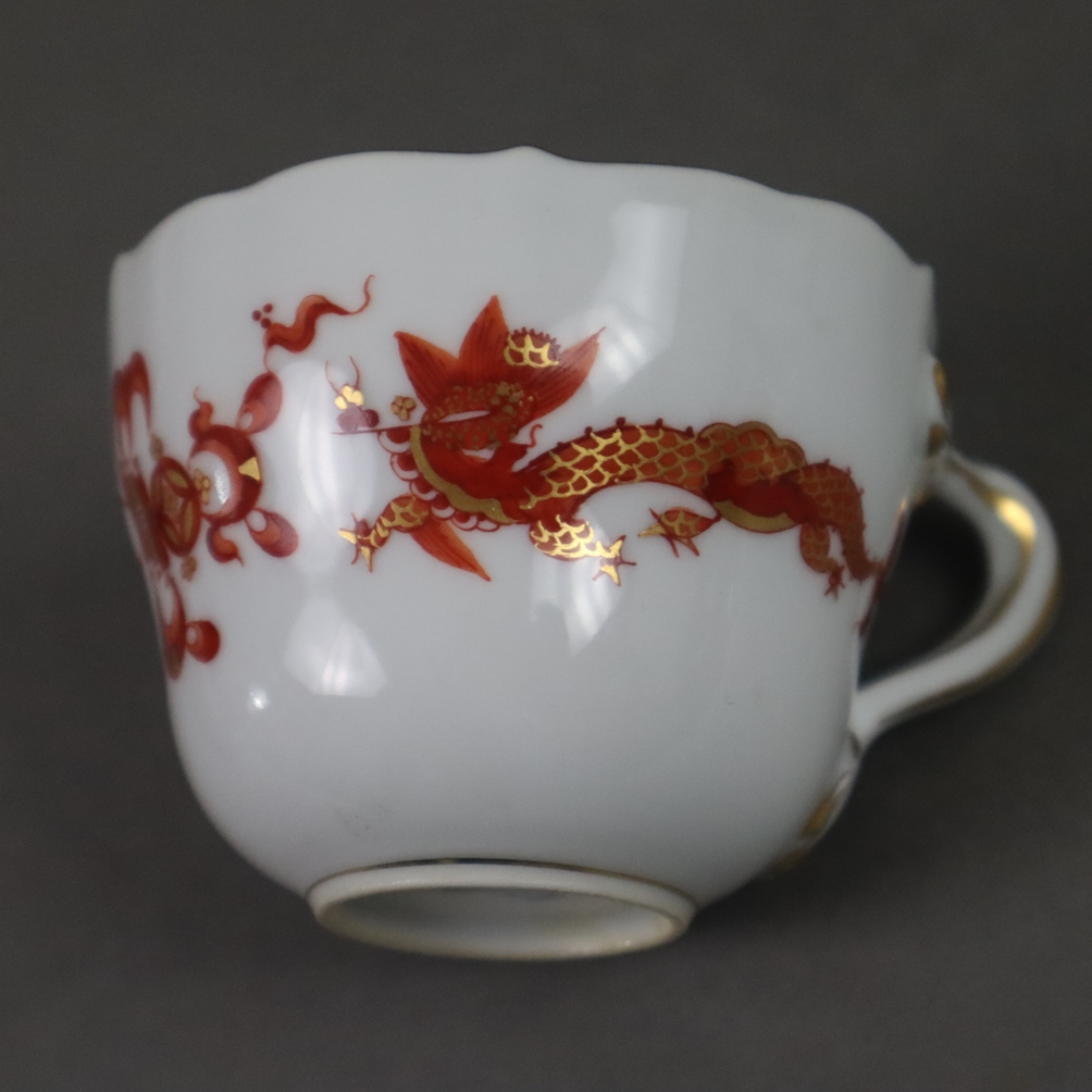 Mokkatasse mit Untertasse "Hofdrache" - Meissen, Porzellan, Form "Neuer Ausschnitt", bemalt in Rot - Image 3 of 5