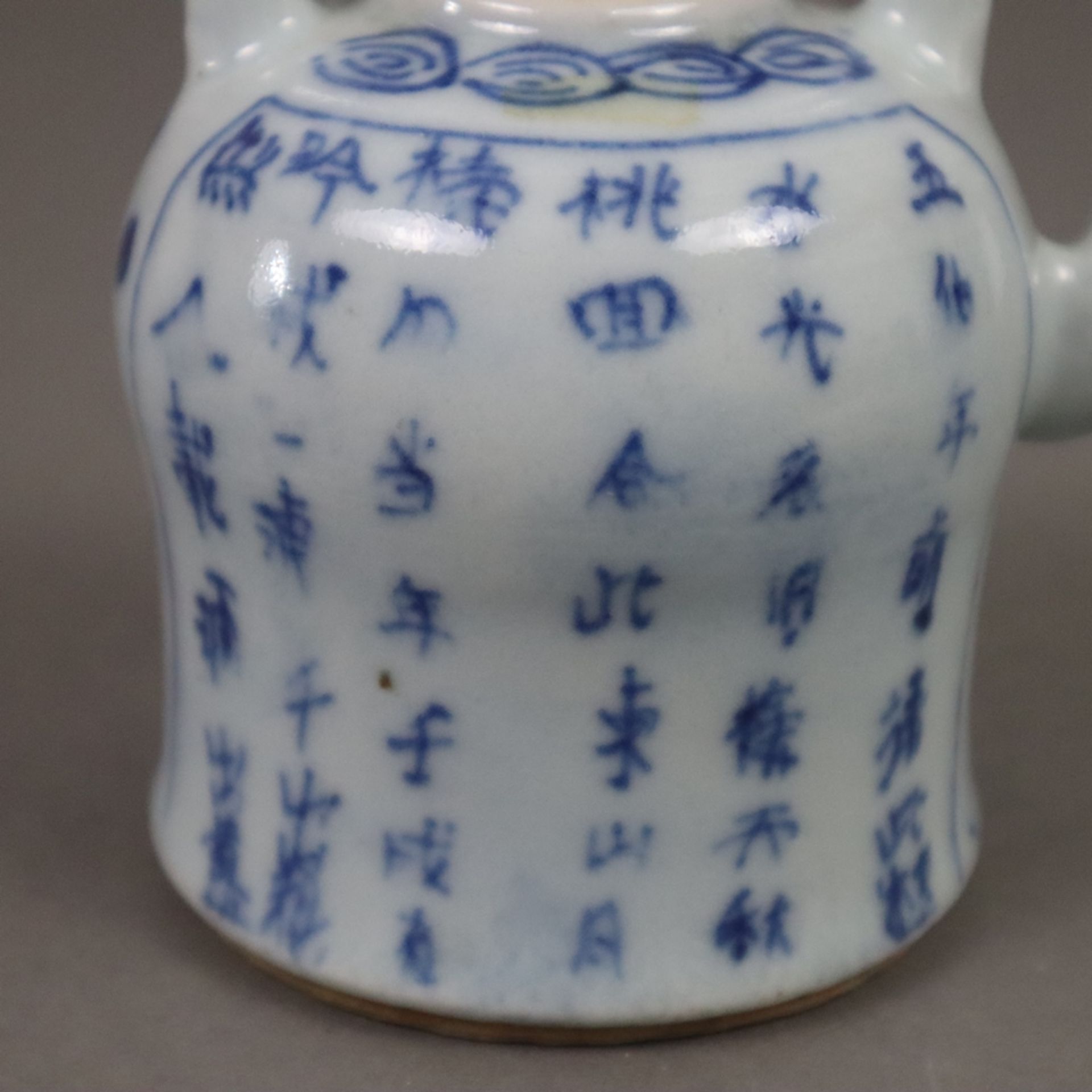 Teekännchen - China, Porzellan, hoher zentraler Bügelhenkel, bemalt mit Bootszene, Ornamenten und K - Bild 7 aus 9