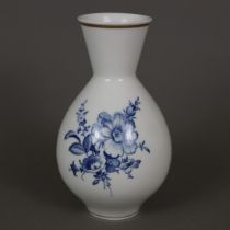 Vase / Lampenfuß - Meissen, 20.Jh., Porzellan, unterglasurblauer Blumendekor, Goldstaffage, gebauch
