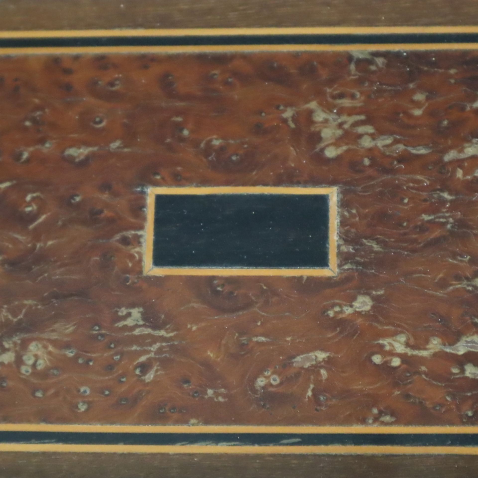 Große Schatulle - 19.Jh./um 1900, Holz furniert, unter anderem Vogelaugenahorn, ebonisierte Zierlei - Bild 4 aus 8