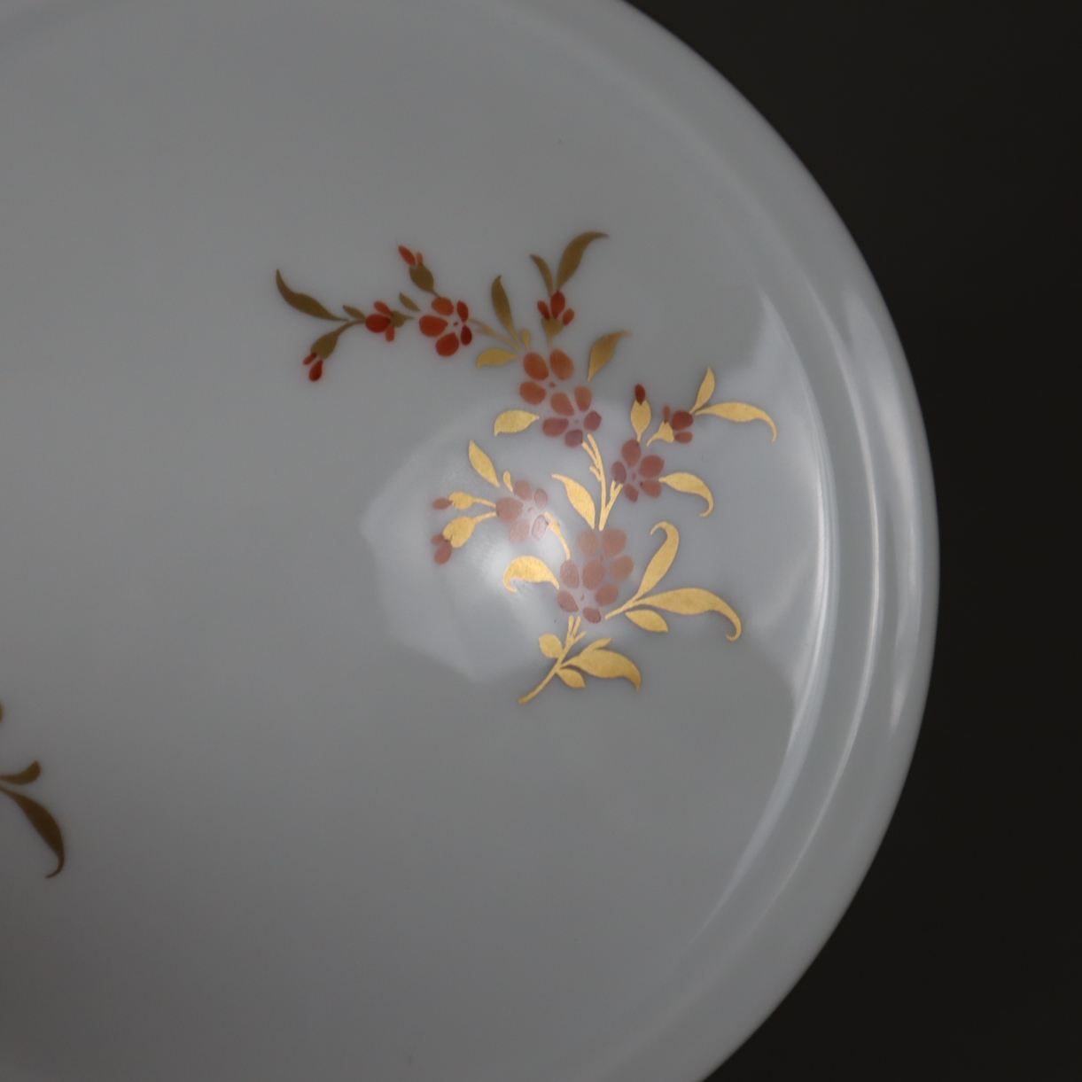 Paar Vasen und Deckeldose - Höchst, Porzellan, Blütendekor in Purpurrot mit Goldverzierungen, 2x Tr - Image 5 of 6