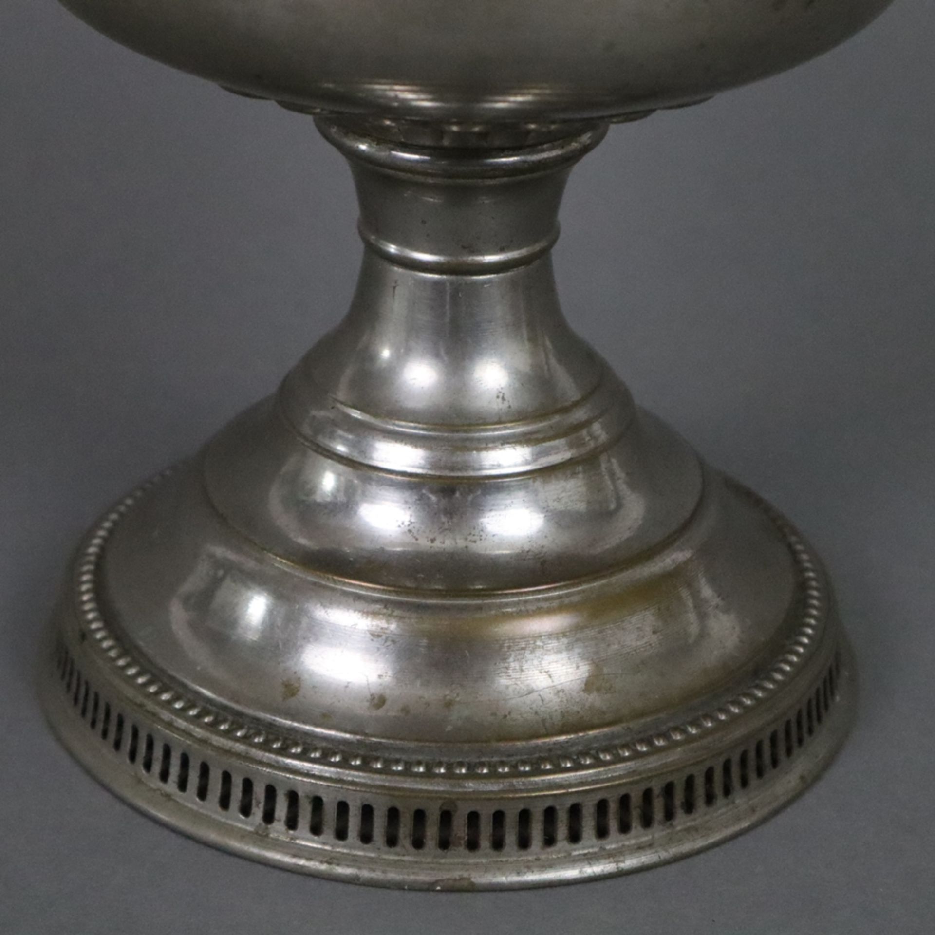 Petroleumlampe - Rayo, nach 1912, Hersteller Bradley & Hubbard/USA, Messing vernickelt, Glaszylinde - Bild 5 aus 6