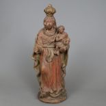 Wandfigur Madonna mit Kind - Keramik, rotfarbener Scherben, Reste der Gold- und Farbfassung, Darste