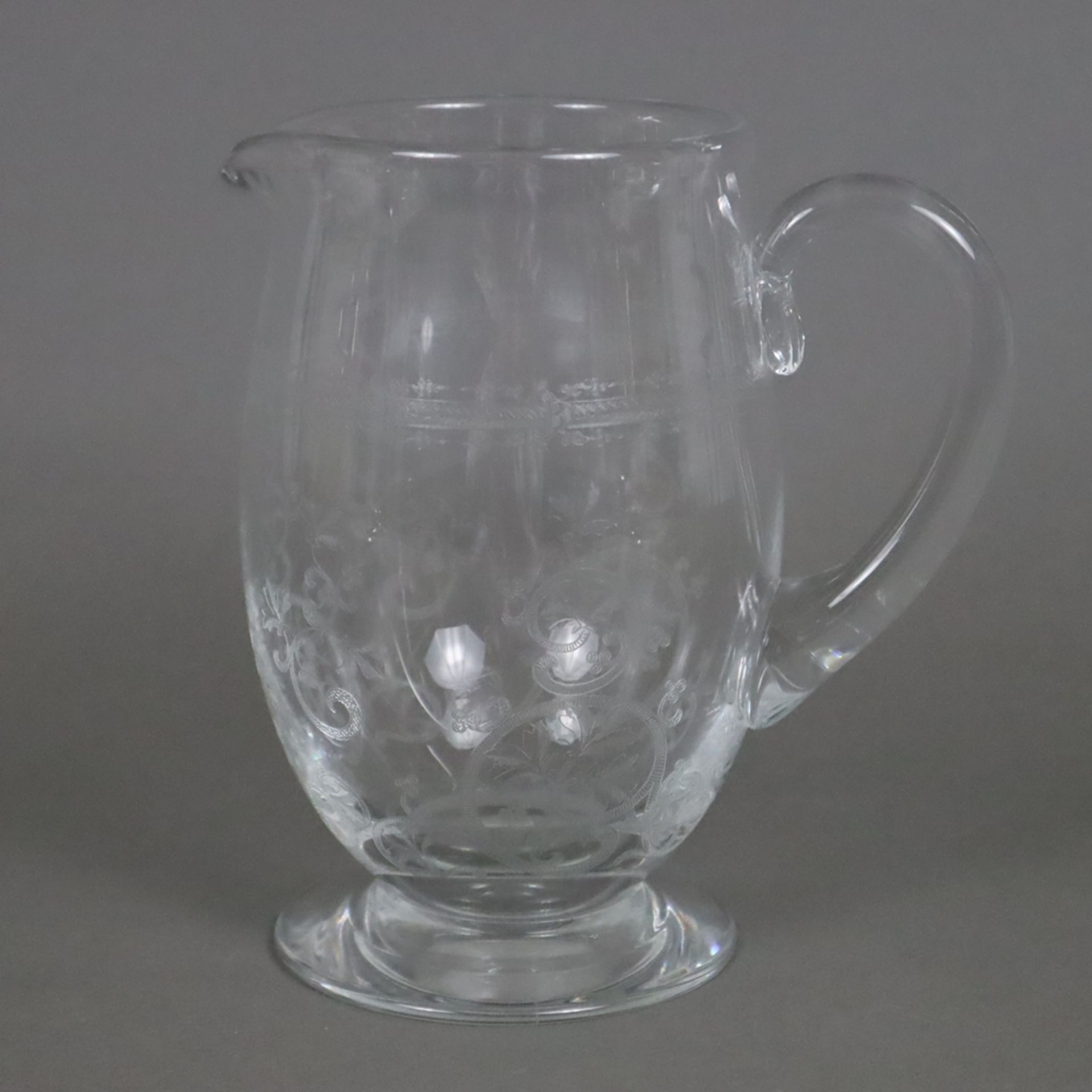 Schwerer Baccarat-Glaskrug und drei Bechergläser - Frankreich 20. Jh, farbloses Kristallglas, fein  - Bild 2 aus 5