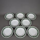 8 Suppenteller - Meissen, Porzellan, Weinlaubdekor in Grün und Schwarz, Form "Neuer Ausschnitt", H