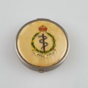 Kleine Puderdose - aufklappbare runde Puderdose mit dem Emblem des Royal Army Medical Corps mit Äsk