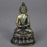 Kleinfigur des Buddha Shakyamuni - Tibet/Nepal, Gelbbronze, in dhyana-asana auf doppeltem Lotosthro