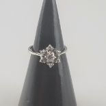 Diamant-Blütenring - Weißgold 750/000, Punze unvollständig, zentraler Diamant im Brillantschliff vo