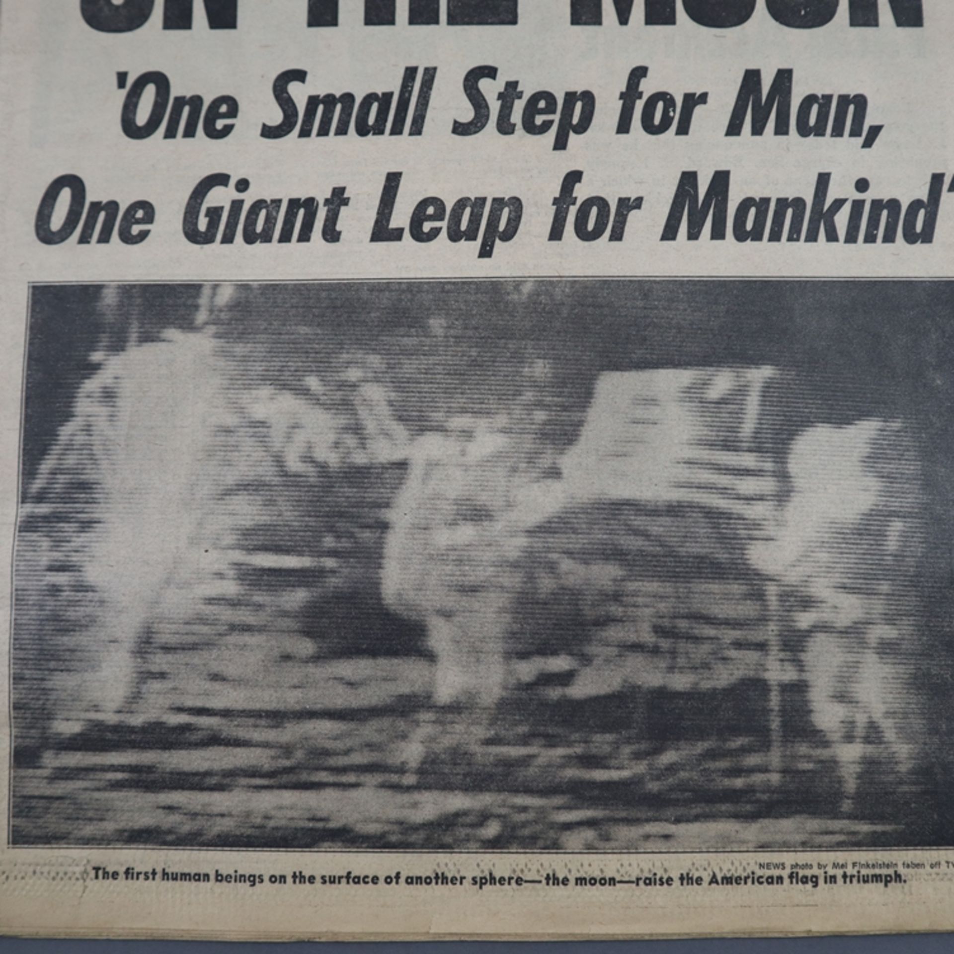 Original-Zeitung DAILY NEWS - N.Y. July 21, 1969 (21.Juli 1969), mit Bericht zur Apollo 11-Mondland - Bild 4 aus 16