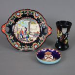 Konvolut Longwy-Keramik - Frankreich, 3-tlg., 1 "Lys Tigres"-Vase, polychrome Blumenmalerei auf sch