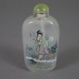 Snuffbottle - China, 20. Jh., abgeflachte Rouleau-Glaswandung, beidseitige Innenwandmalerei mit myt