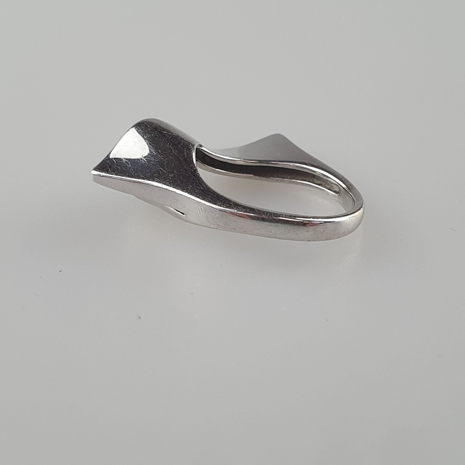 Extravaganter Ring im Art-Déco-Stil - Silber, ausgefasst mit 1 Diamant im Brillantschliff von ca. 0 - Bild 5 aus 7