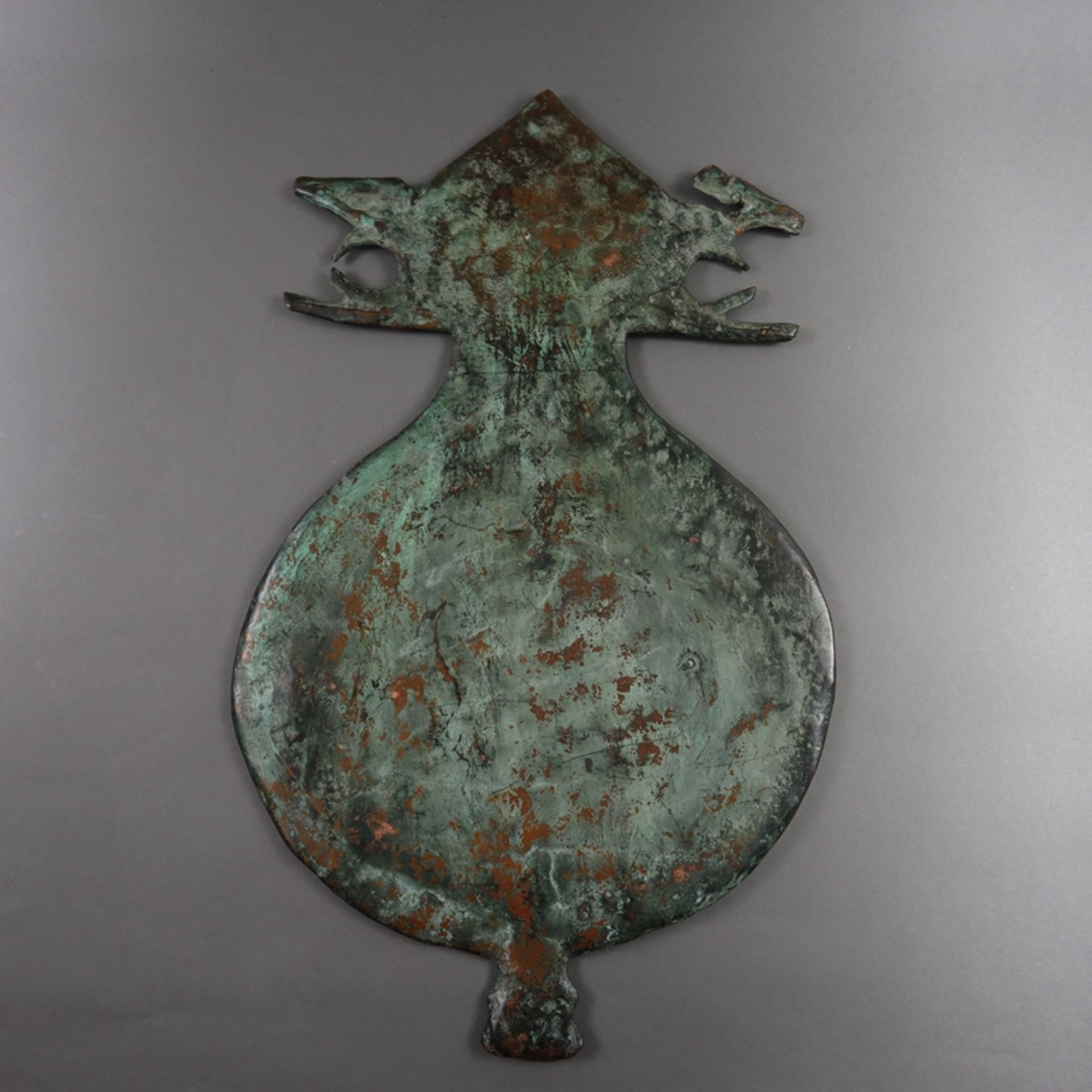 Safavidische Prozessionsstandarte "Alam" - Persien, 18. Jh. Eisen, Bronze, mit grüner Patina, Maße: - Image 11 of 11