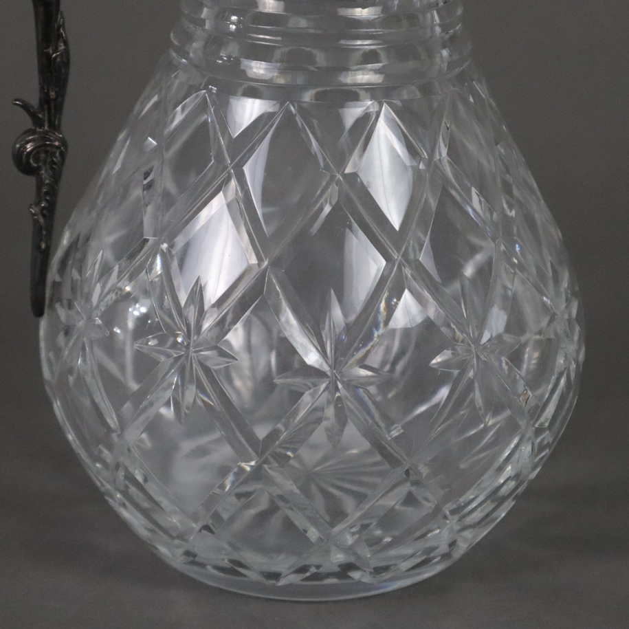 Glaskaraffe mit Metallmontur - um 1900, dickwandiges Kristallglas, Schliffdekor, versilberte Kupfer - Image 8 of 10