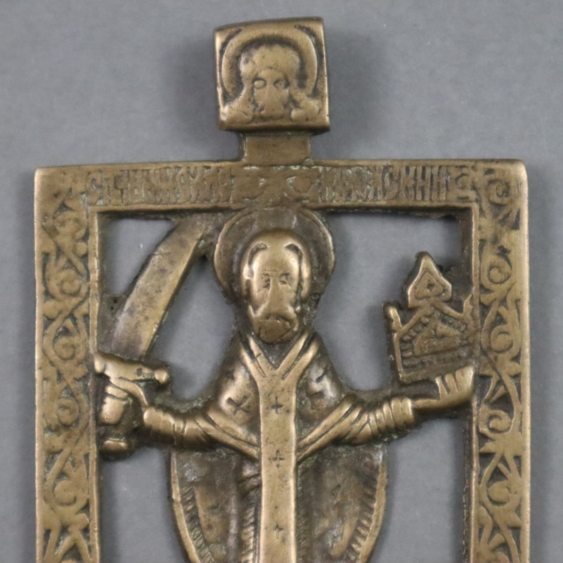 Anhängerikone "Nikolaus von Mozhaisk" - Russland, 19. Jh., Bronze, durchbrochen gearbeiteter Relief - Bild 3 aus 6