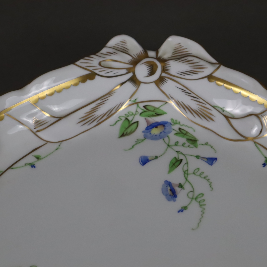 Kuchenplatte - Herend, Ungarn, Porzellan, Dekor "Nyon - Morning Glory", polychrome Handbemalung mit - Image 2 of 6