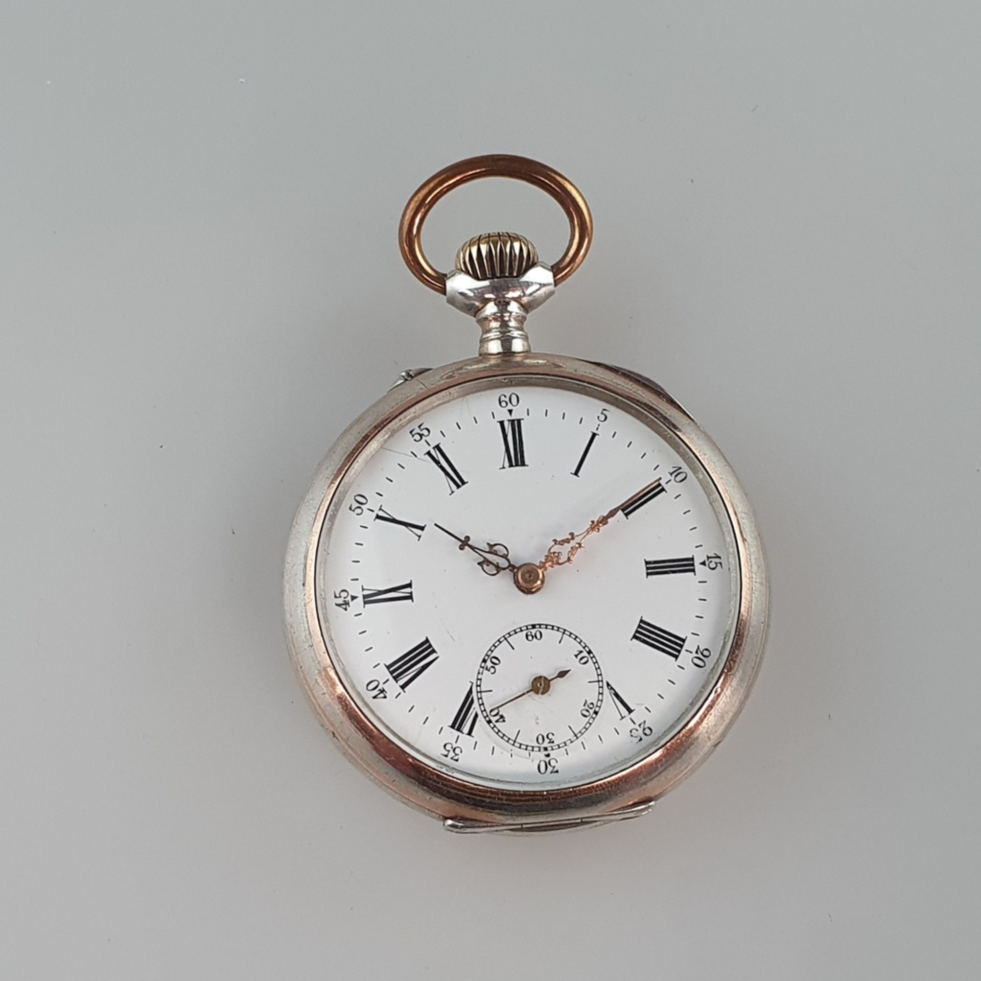 Taschenuhr - um 1900, Silbergehäuse, guillochierter Deckel mit leerem Wappendekor innen gestempelt  - Bild 2 aus 7