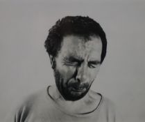 Rainer, Arnulf (*1929 Baden bei Wien) - Ohne Titel, schwarz/weiß Fotografie aus der Reihe "Face Far