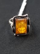 SILVER ART DECO RING WITH FLOWER INSET