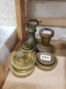 QUANTITY OF ANTIQUE BRASS WEIGHTS