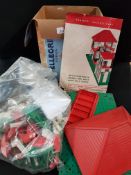 BOX OF 1950/60'S BAYKO BUILDING COMPONENTS