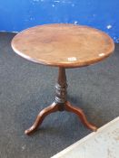 ANTIQUE TRIPOD TABLE