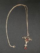 9 CARAT GOLD & GARNET ART NOUVEAU PENDANT ON 9 CARAT GOLD CHAIN