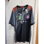 BAYERN MUNICH FOOTBALL SHIRT AND SOCKS NEW