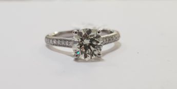 PLATINUM & DIAMOND SOLIATIRE RING WITH 1.25 CARAT OF DIAMONDS - COLOUR I/J, CLARITY SI/1