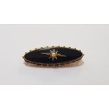 BEAUTIFUL ANTIQUE 18 CARAT GOLD & JET MOURNING BROOCH