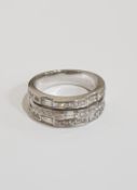 18 CARAT WHITE GOLD AND DIAMOND TRILOGY RING WITH 1.35 CARAT OF DIAMONDS