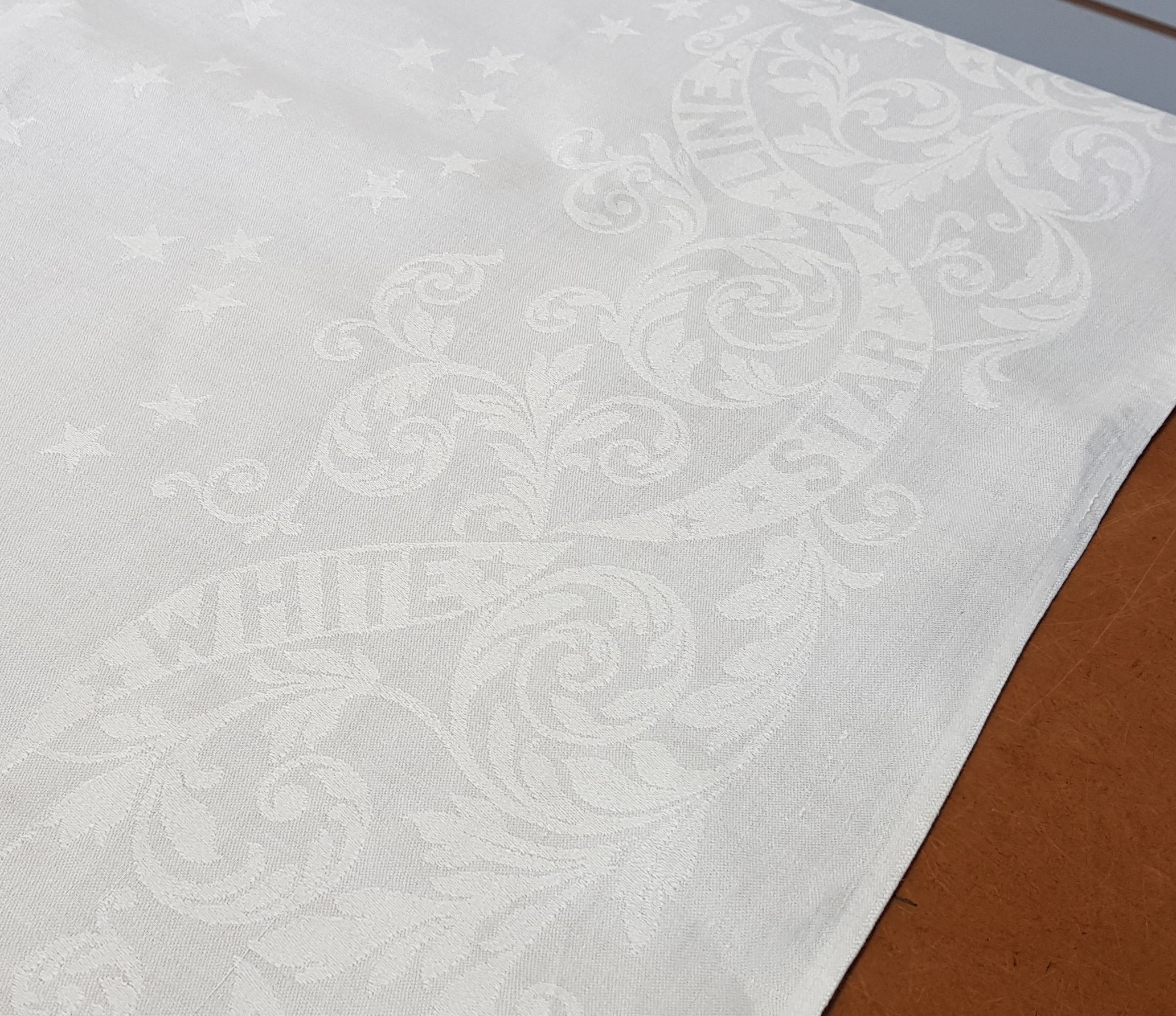 WHITE STAR LINE TABLE CLOTH (68''X 55'' APPROX) - Image 3 of 3