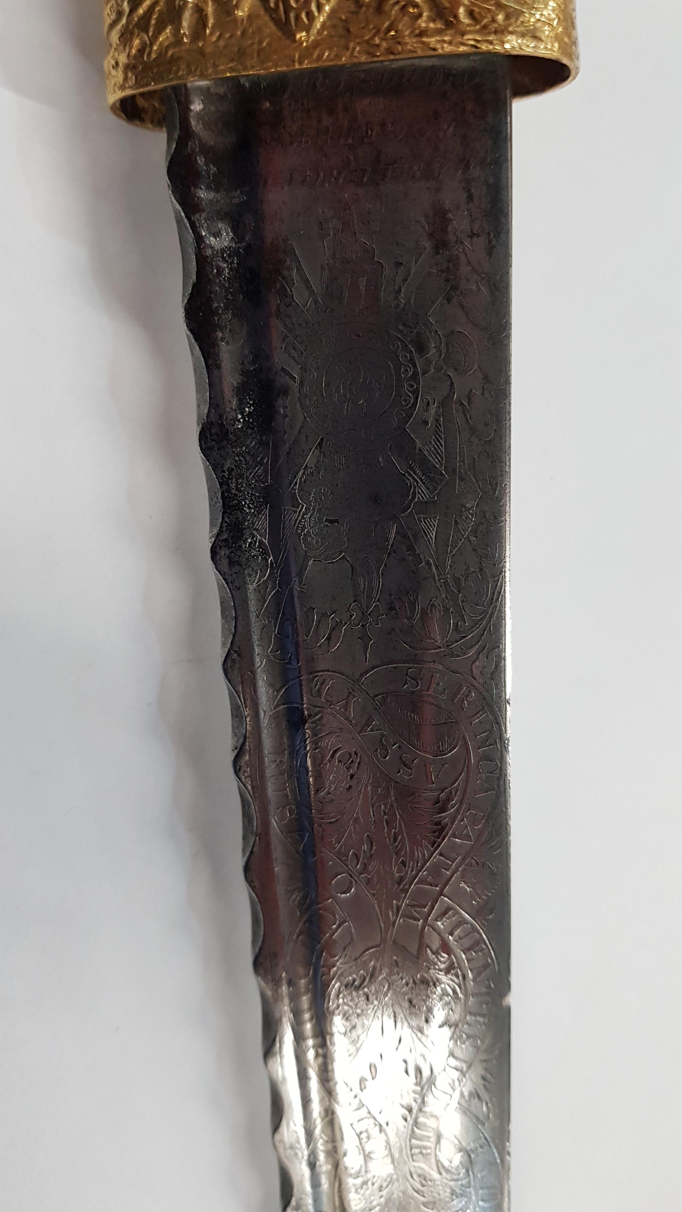 STUNNING DIRK HEAVILY DETAILED ON BLADE. LXXIV 74TH HIGHLANDERS COMPLETE WITH SHEATH - Image 7 of 9