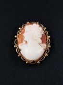 VINTAGE 9 CARAT CAMEO BROOCH